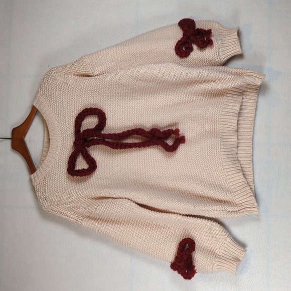 Listicle Sweaters - Listicle Beige Sweater with Burgundy Details